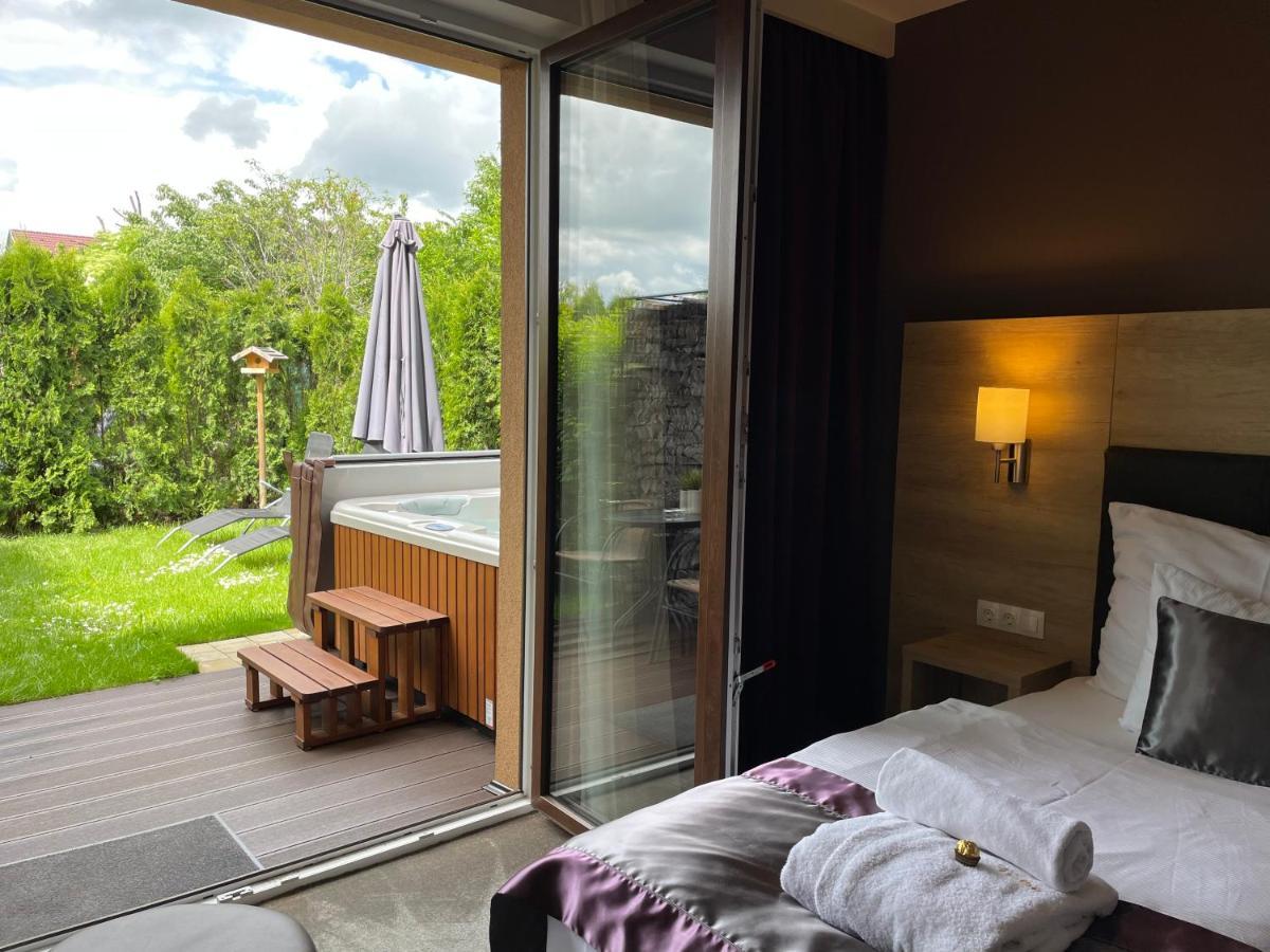 Villa Aruba & Private Spa Suites Keszthely Exterior photo