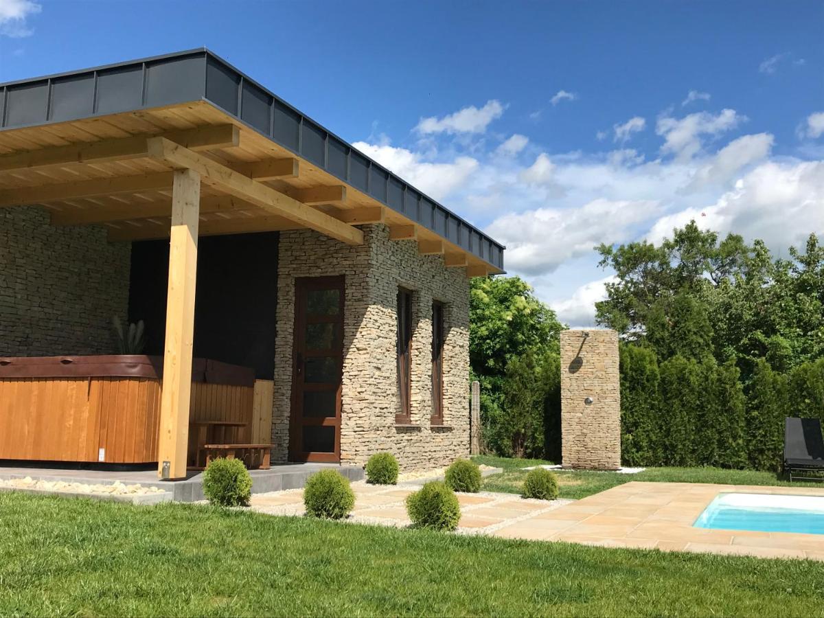 Villa Aruba & Private Spa Suites Keszthely Exterior photo